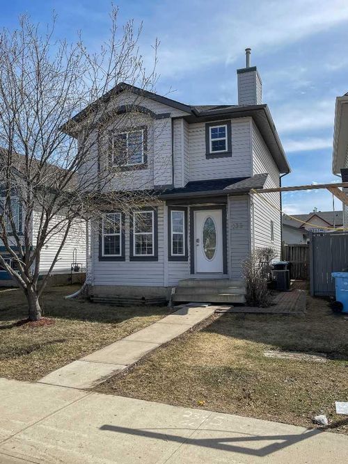 133 Diefenbaker Dr, Fort Mcmurray, AB, T9K2J8 | Card Image