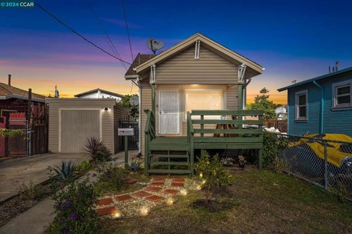 1121 104th Ave, Oakland, CA, 94603-3114 | Card Image