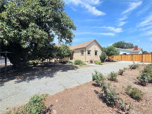 9497 Foster Road, Downey, CA, 90242 | Card Image