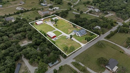 131 County Road 3351, Paradise, TX, 76073-3423 | Card Image