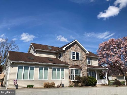 8 &amp; 10 N Kinzer Road, KINZERS, PA, 17535 | Card Image
