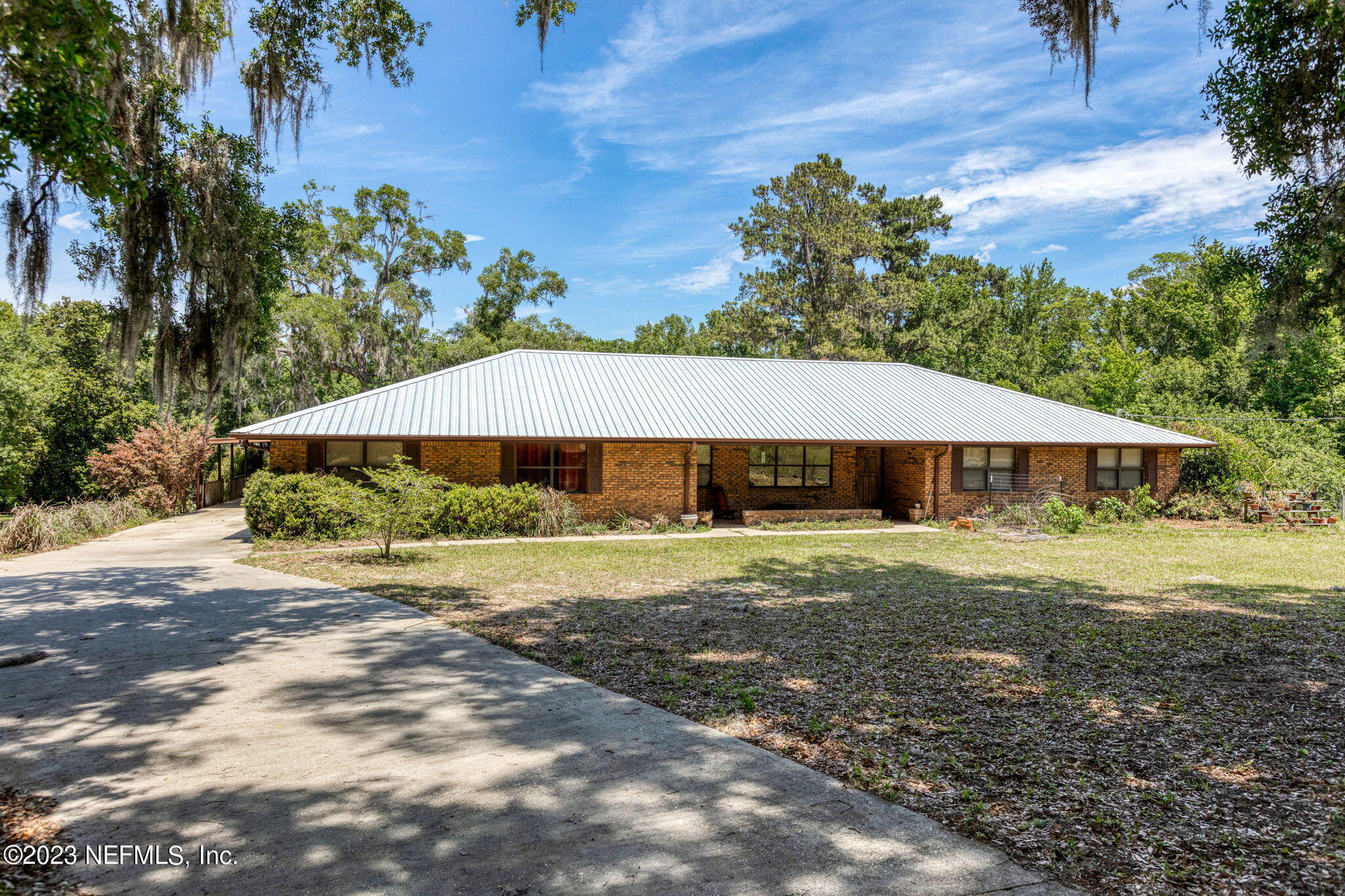 Walker Dr, Interlachen, FL 32148