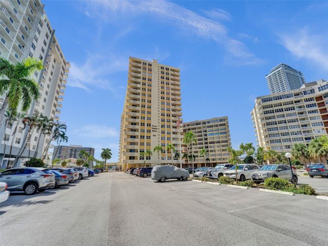 1702 - 1833 S Ocean Dr, Condo with 2 bedrooms, 2 bathrooms and null parking in Hallandale Beach FL | Image 65