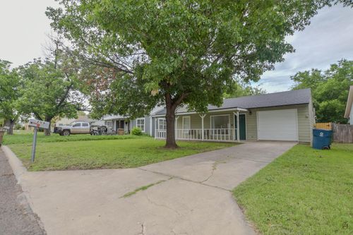 206 N Bishop Street, San Angelo, TX, 76901 | Card Image