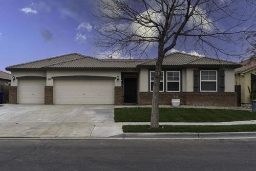 2088 Maximillian Ct, Los Banos, CA, 93635-6433 | Card Image