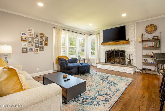 4910 Silva Dr, House other with 3 bedrooms, 2 bathrooms and 2 parking in Knoxville TN | Image 5