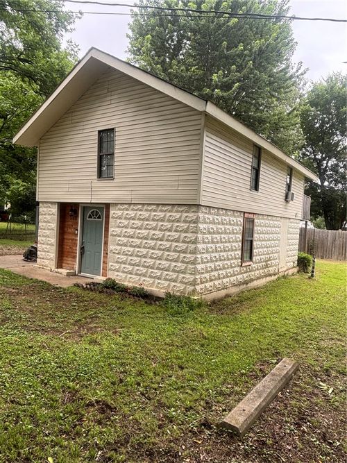 502 Cleveland Ave, Russellville, AR, 72801-3910 | Card Image
