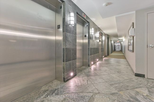 1105 - 11 St Joseph St, Condo with 1 bedrooms, 1 bathrooms and null parking in Toronto ON | Image 18
