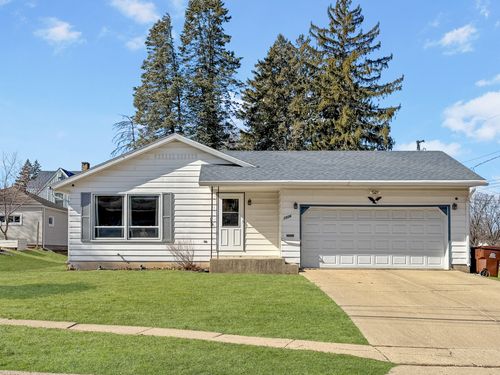 1506 S Walnut Ave, FREEPORT, IL, 61032-6410 | Card Image