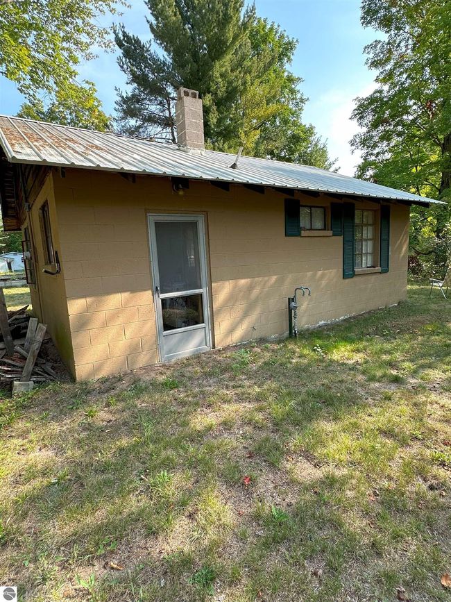 9591 Tower Rd Ne, House other with 1 bedrooms, 1 bathrooms and null parking in Kalkaska MI | Image 11