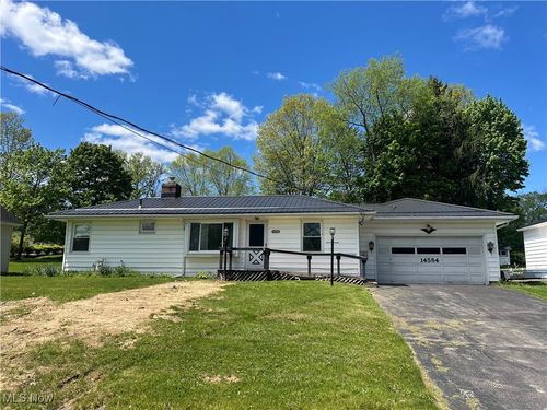 14584 Dean Ct, Burton, OH, 44021-9015 | Card Image