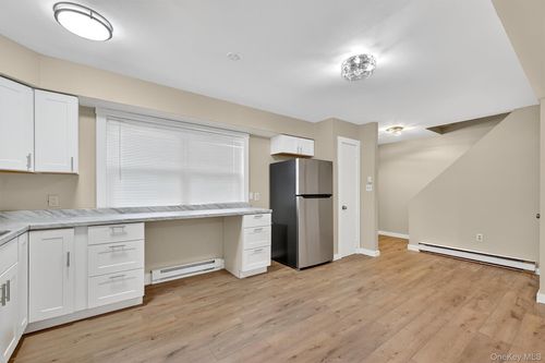 11 Kathleen Ct, Kiamesha Lake, NY, 12751-5036 | Card Image