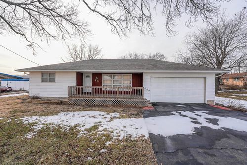 111 S Jefferson St, Eureka, KS, 67045-2110 | Card Image