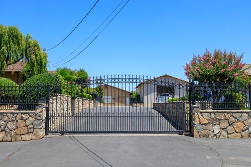 1800 Sperry Rd, Hughson, CA, 95326-9602 | Card Image