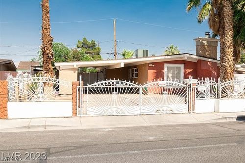 624 N Bruce St, Las Vegas, NV, 89101-2613 | Card Image