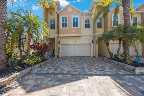 789 Grand Cypress Ln, TARPON SPRINGS, FL, 34689-6833 | Card Image