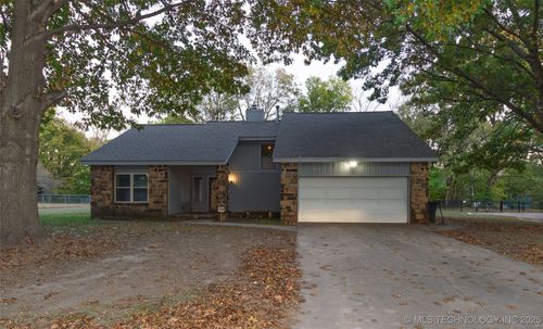 6137 S 219th East Ave, Broken Arrow, OK, 74014-6616 | Card Image