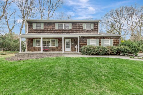 27 Richie Court N, Smithtown, NY, 11780 | Card Image