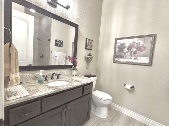 Full bath close to 2nd bedroom | Image 29