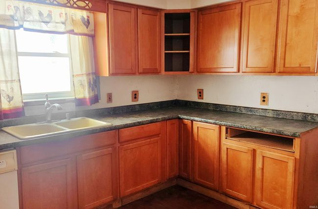 4561 N 700 E, House other with 3 bedrooms, 2 bathrooms and null parking in Leesburg IN | Image 4