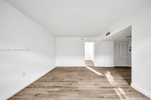 8-2011 Nw Bay Dr, Miami Beach, FL, 33141 | Card Image