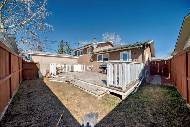 195 Pinecliff Way Ne, Home with 3 bedrooms, 2 bathrooms and 4 parking in Calgary AB | Image 37