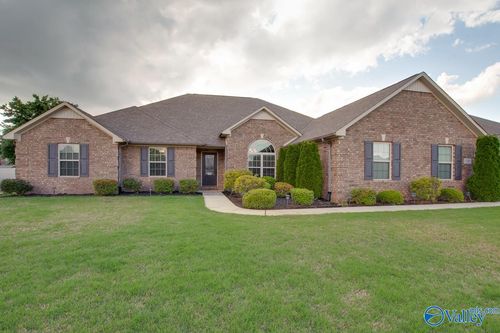 13095 Covington Dr, Athens, AL, 35613-8381 | Card Image