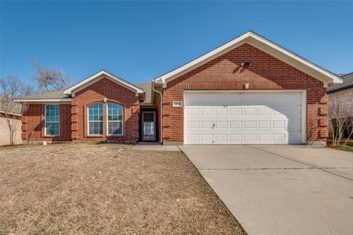 1808 Wolf Creek Dr, Arlington, TX, 76018-3077 | Card Image