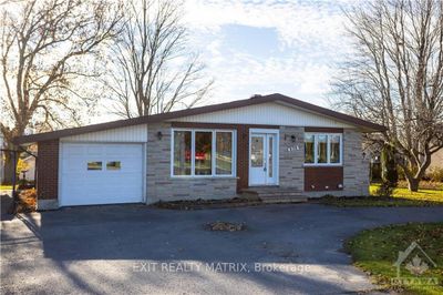 828 Notre Dame St, House other with 2 bedrooms, 3 bathrooms and 8 parking in Embrun ON | Image 2