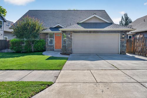 3190 Ne Delmas Street, Bend, OR, 97701 | Card Image
