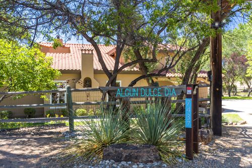 7437 Rio Grande Blvd Nw, Los Ranchos, NM, 87107-6431 | Card Image