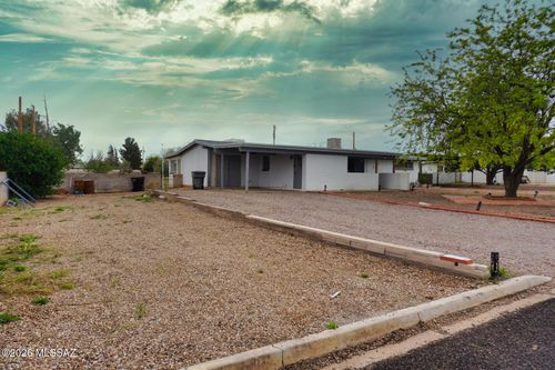 1016 E Justin St, Pearce, AZ, 85625-4035 | Card Image