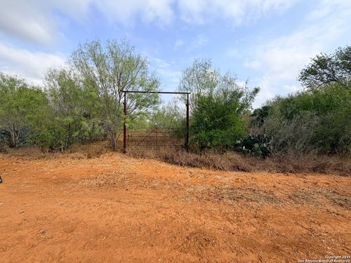 569 Couser Blvd, Charlotte, TX, 78011 | Card Image