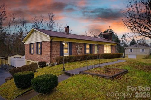 902 Meadowood Drive, Lenoir, NC, 28645 | Card Image