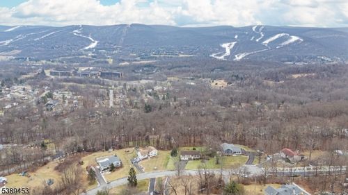 26 Cedar Ridge Dr, Vernon, NJ, 07462-3506 | Card Image