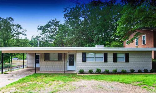 2724 Longcoy St, Little Rock, AR, 72204-3300 | Card Image