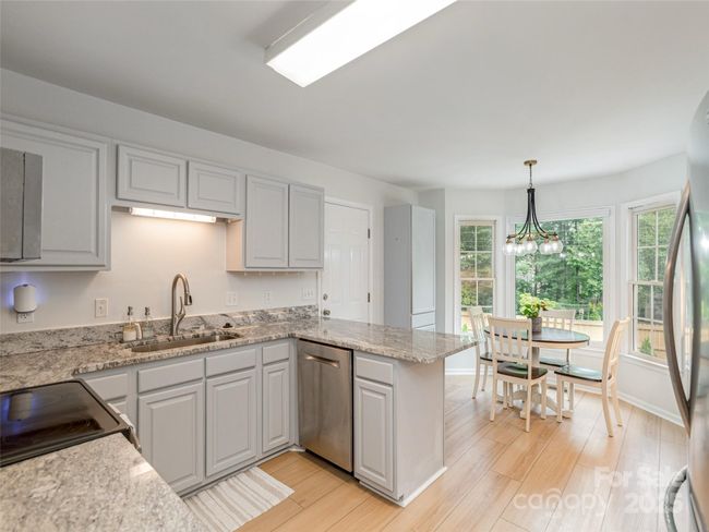 Kitchen/Dinette | Image 14