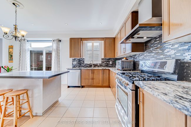 65 Busch Ave, House other with 6 bedrooms, 4 bathrooms and 2 parking in Markham ON | Image 10