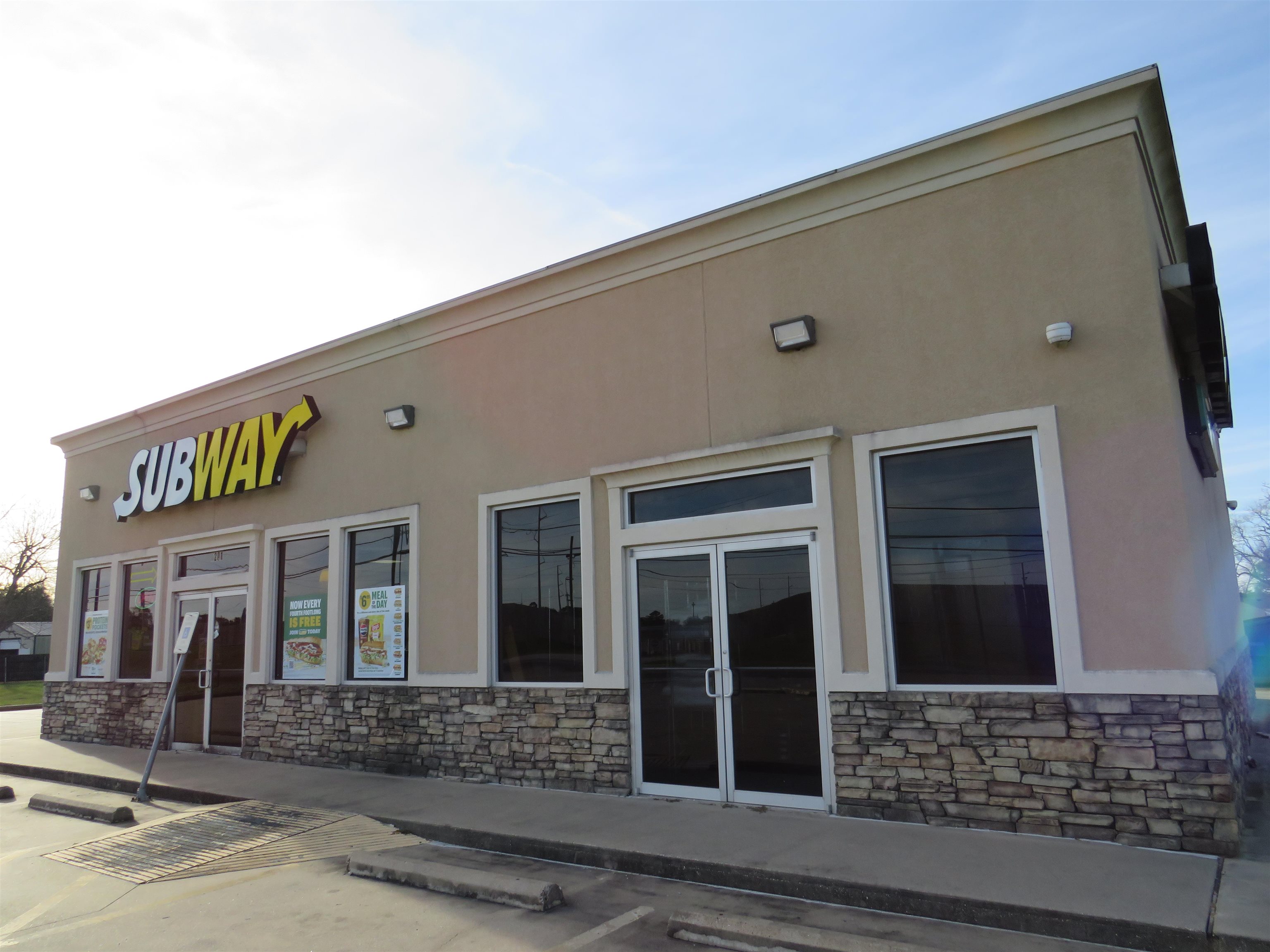 Commercial Lease in Groves 2