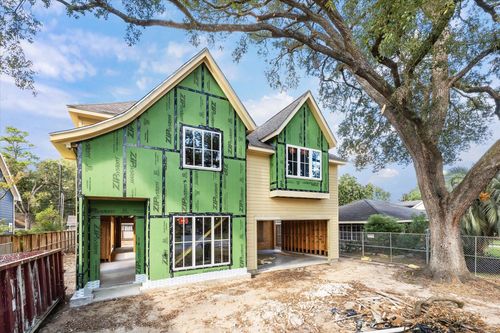 1046 Gardenia Dr, Houston, TX, 77018-4313 | Card Image