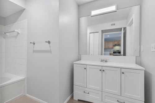 501-4887 Via Palm Lakes, West Palm Beach, FL, 33417 | Card Image