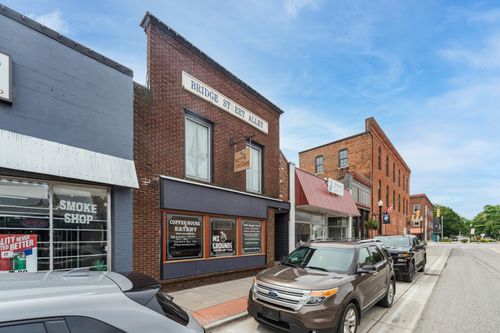 124 E Bridge St, Plainwell, MI, 49080-1767 | Card Image