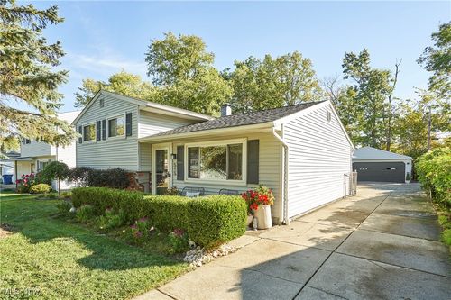515 Monroe Blvd, Painesville, OH, 44077-2837 | Card Image