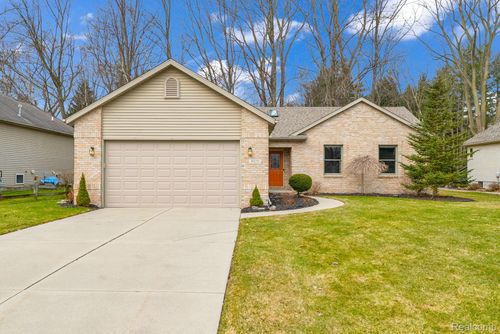 4039 Stoney Creek Dr, Fort Gratiot, MI, 48059-3741 | Card Image