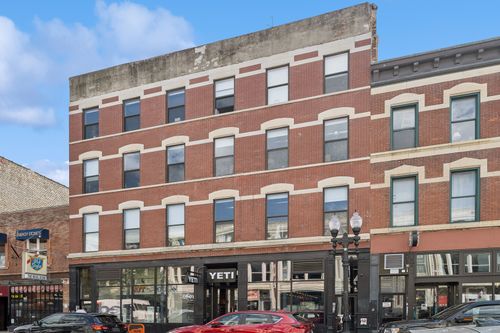 c-1572 N Milwaukee Ave, Chicago, IL, 60622-2777 | Card Image