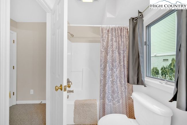 201 - 164 Evergreen Springs Ct, Condo with 2 bedrooms, 3 bathrooms and null parking in Blowing Rock NC | Image 37