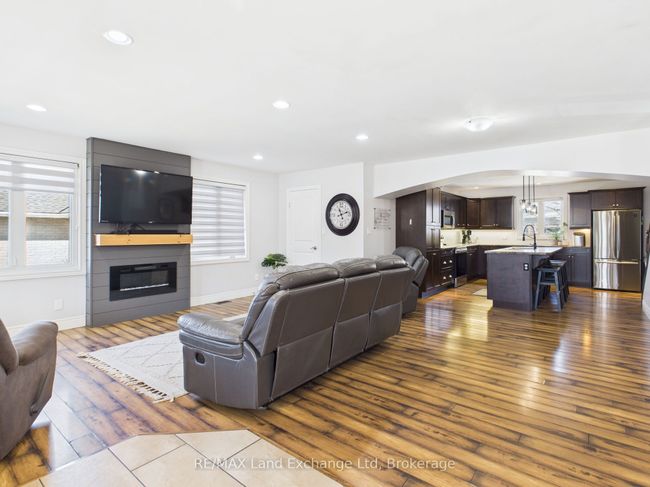 91 Park St, House other with 3 bedrooms, 3 bathrooms and 2 parking in Goderich ON | Image 6