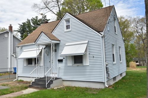 233 Woodland St, Manchester, CT, 06042-2962 | Card Image