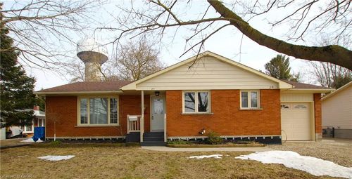 29 John St W, Clifford, ON, N0G1M0 | Card Image