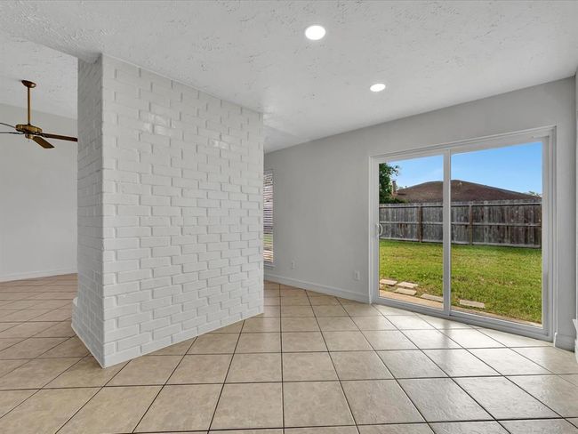 403 Elder Vista Dr, House other with 3 bedrooms, 2 bathrooms and 2 parking in Webster TX | Image 33